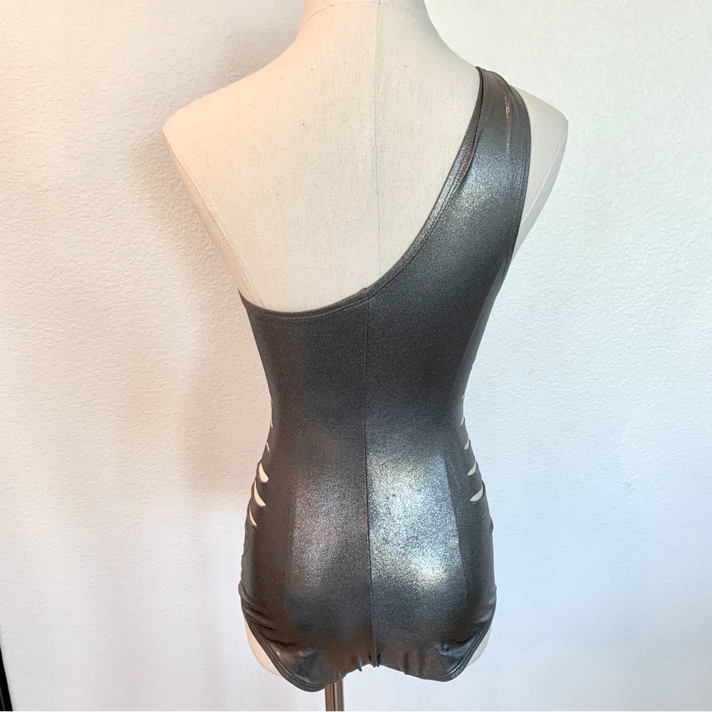 NWOT Sexy Silver Metallic Foil Shredded Cut-Out One-Piece One-Shoulder Swimsuit - Picture 6 of 11